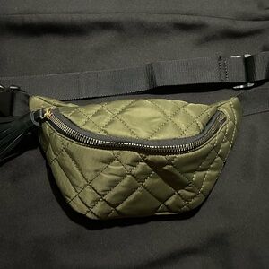 NWOT  | Quilted Sling Bag LD